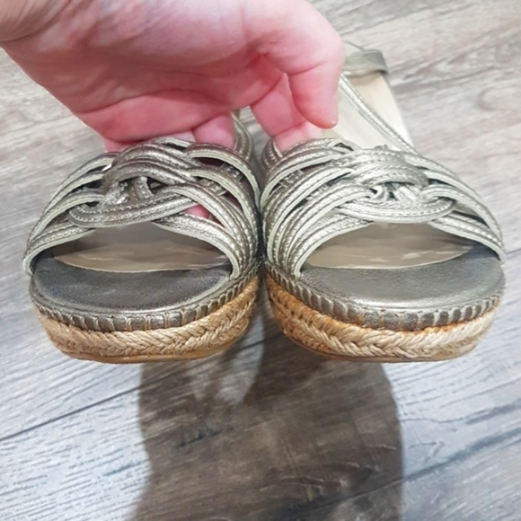 STUART WEITZMAN Gold Leather & Jute Sandals Size 7 - Picture 4 of 8